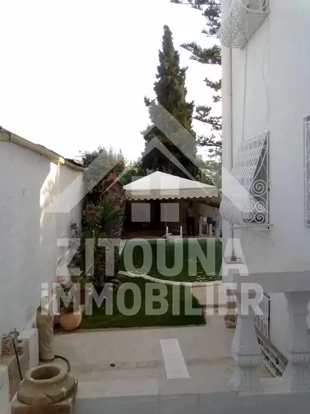 Villa à louer avec piscine