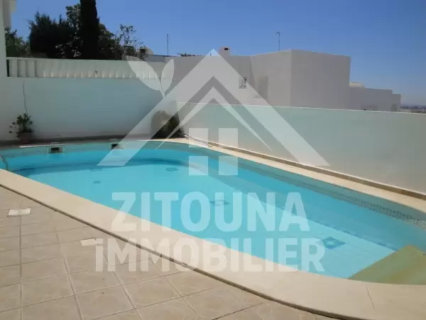 Villa sur trois niveaux