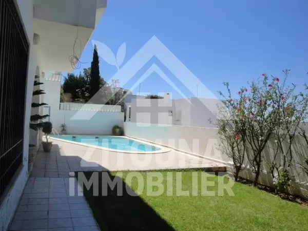 Villa sur trois niveaux