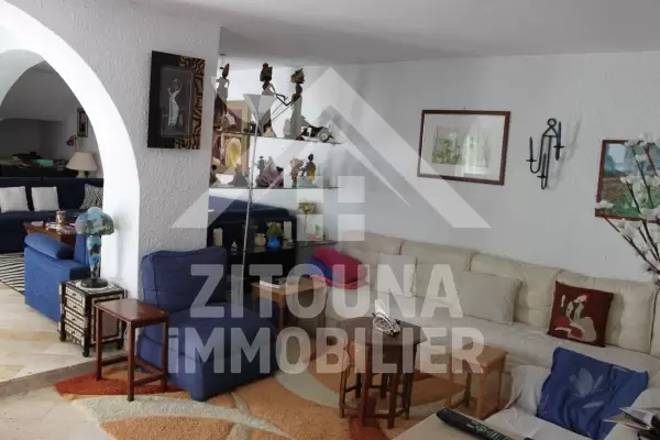 Villa richement meublée