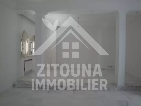 Etage de villa à louer