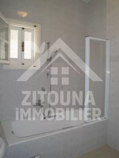 Etage de villa à louer