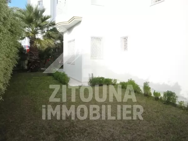 A louer une Villa idéal pour un corps diplomatique aux berges du Lac