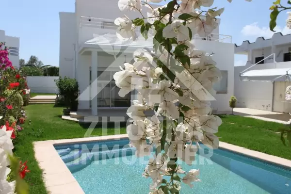 Villa à louer à la Soukra