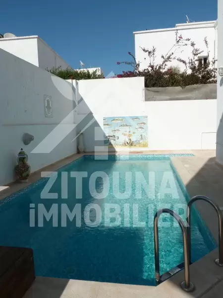 Villa à louer avec piscine