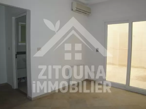 Rez de chaussée à louer