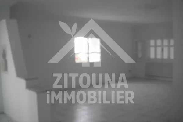 Etage de villa à louer