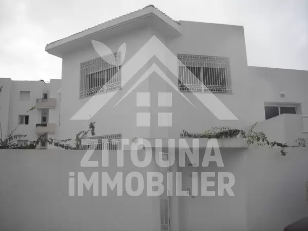 Villa avec piscine à louer