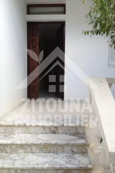 Rez de chaussée de villa à louer