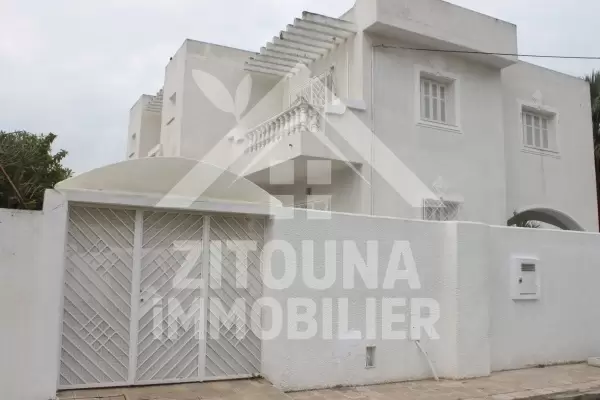 jolie villa a louer...