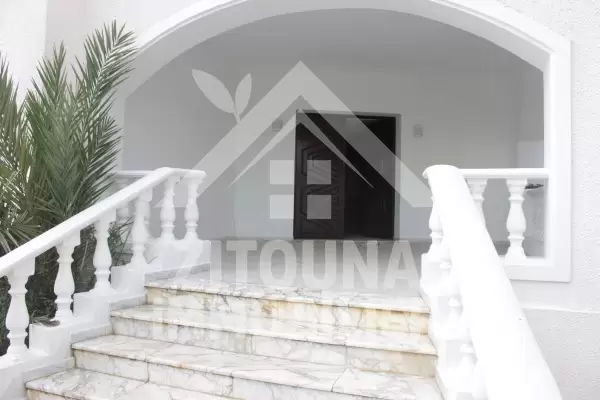 jolie villa a louer...