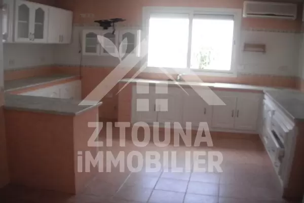 Rez de chaussé de villa à louer