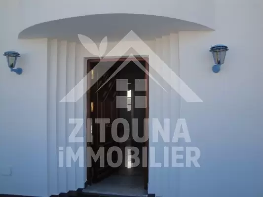 A louer bel appartement meublé