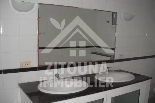 A louer un bel appartement à la Marsa plage