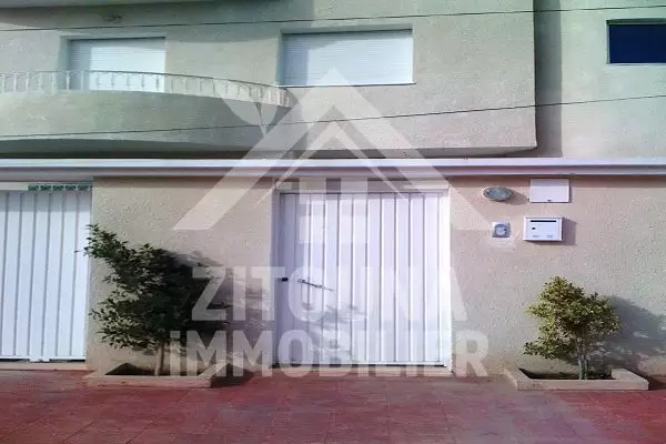 A louer un beau rez de chaussée de villa