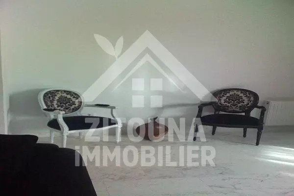 A louer un beau rez de chaussée de villa