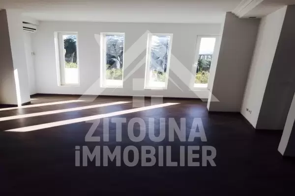 Villa moderne à vendre à Gammarth