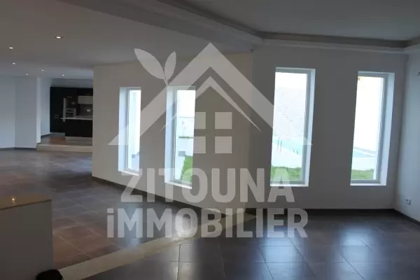 Villa moderne à vendre à Gammarth