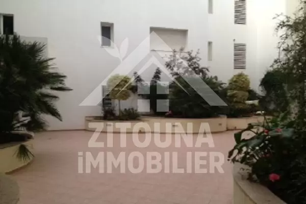 A louer bel appartement meublé près de Carrefour