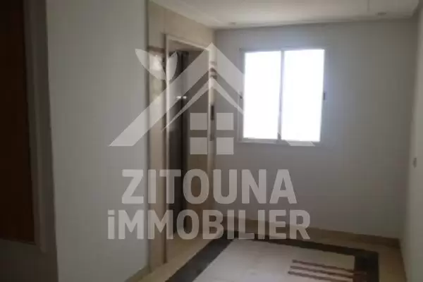 A louer bel appartement meublé près de Carrefour