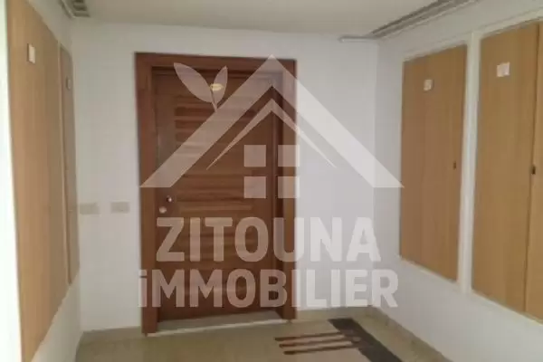 A louer bel appartement meublé près de Carrefour