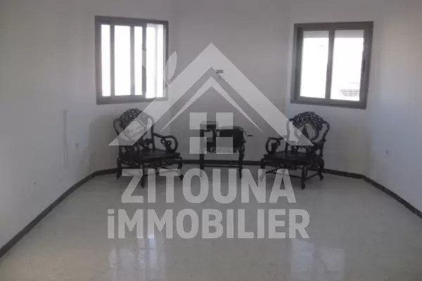A vendre belle villa à la soukra