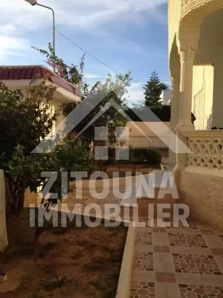 Un rez de chaussée a louer meublé