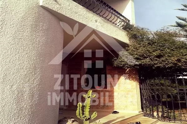 A louer une belle villa à la Soukra