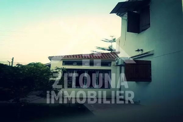 A louer une belle villa à la Soukra