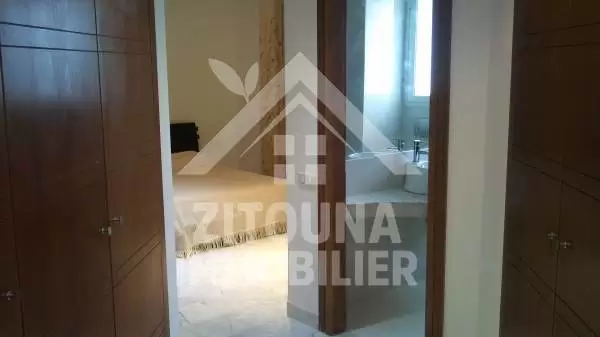 Un très bel appartement a louer meublé