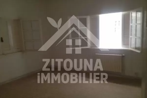 A louer un étage de villa à la marsa