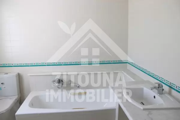 A louer belle villa à Gammarth