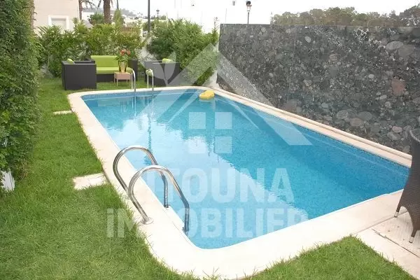 A louer une belle villa pour les 3 mois de l'été