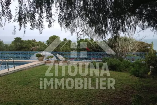 A louer belle villa à Gammarth vue sur mer