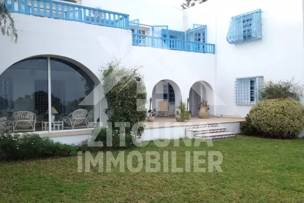 A louer belle villa à Gammarth vue sur mer