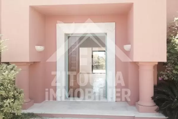 A louer une belle villa à Gammarth
