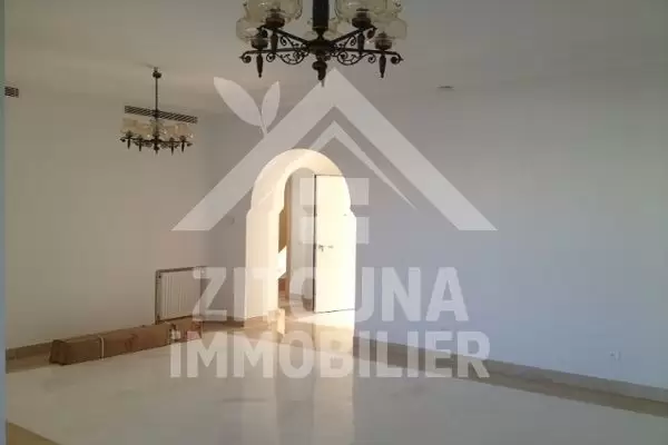 A louer une belle villa à Gammarth Marina