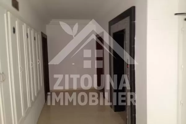 A louer un bel appartement meublé à Lac 2