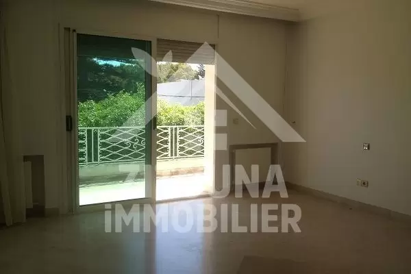 Très grande villa à louer à La Marsa