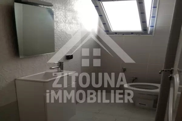 A louer bel étage de villa