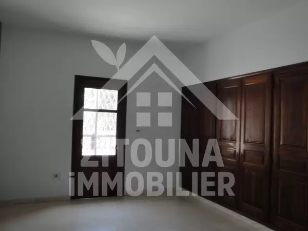 Villa à 100 metres de l'école francaise