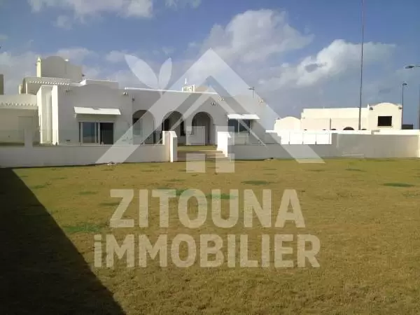 A louer une belle villa à louer à la marina