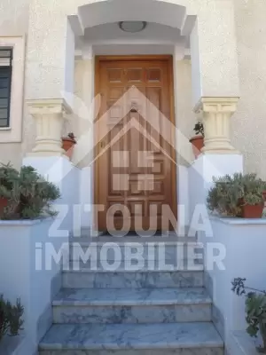 Etage de villa à louer