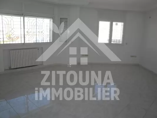 Etage de villa à louer