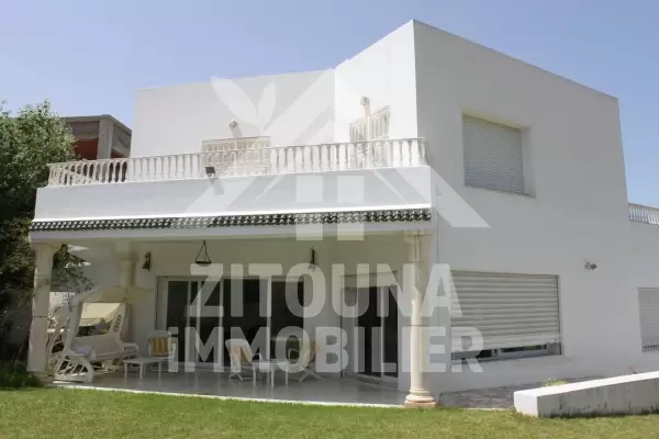 Villa à louer à Gammarth pour dix mois à l'année