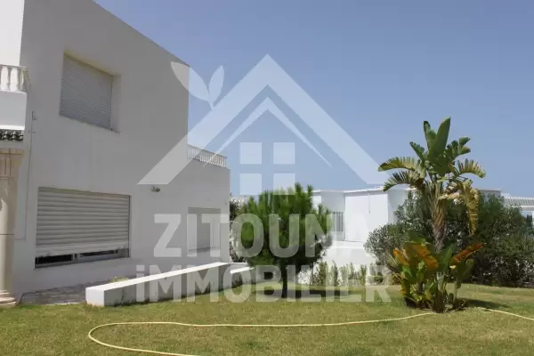 Villa à louer à Gammarth pour dix mois à l'année