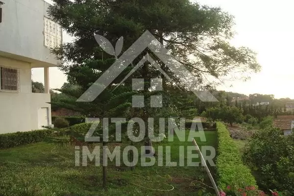 A louer une belle villa à Tabarka