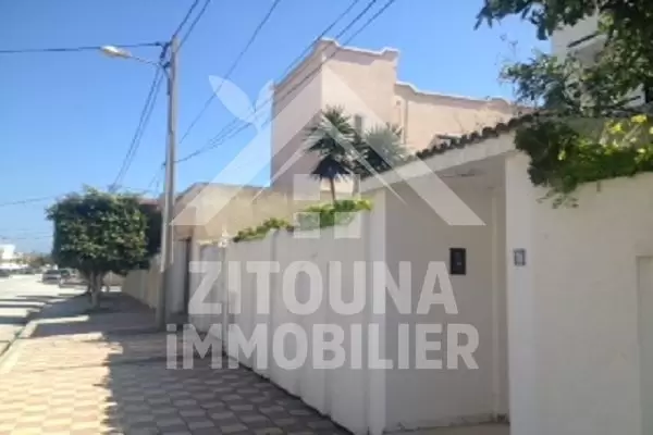 A louer un étage de villa à la marsa