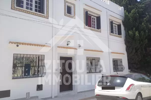 A louer un beau duplex à La Marsa plage