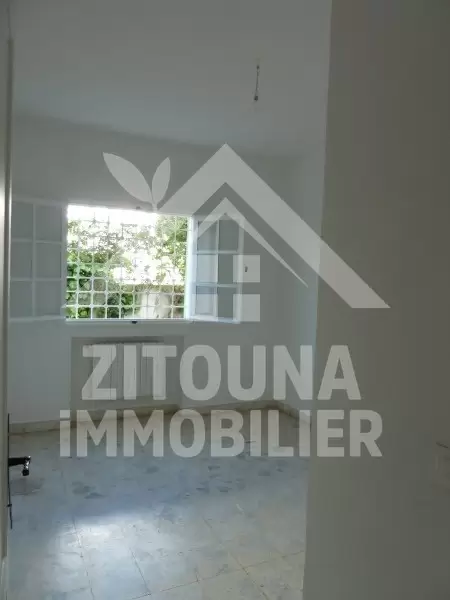 Rez de chaussée à louer